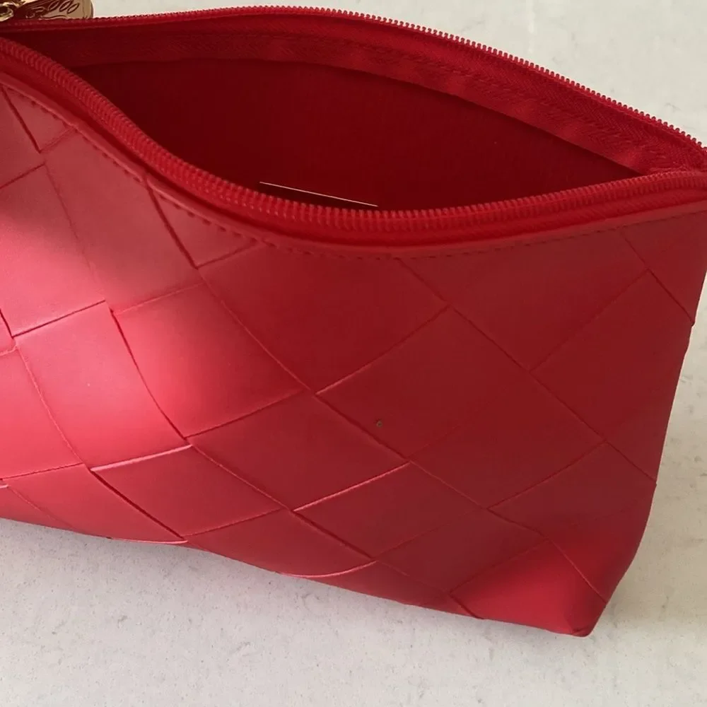 Shiseido Ginza Tokyo Waterproof PVC Cosmetic Makeup‎ Bag Red Quilted Women's Bag